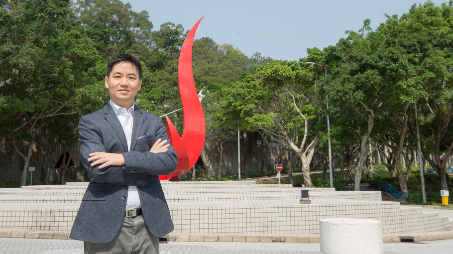 Prof. FAN Zhiyong Awarded Xplorer Prize