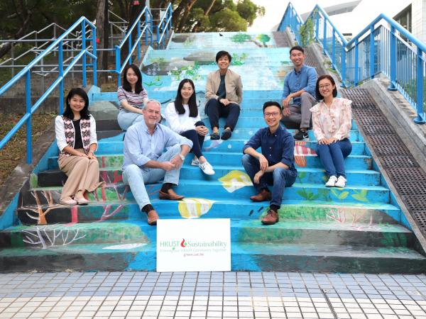 Since its establishment in 2021, the HKUST Sustainability/Net-Zero Office led by Director Mr. Davis BOOKHART (second left, front row) has launched dozens of workshops, campaigns, and co-curricular activities to enhance university members’ awareness of sustainability.