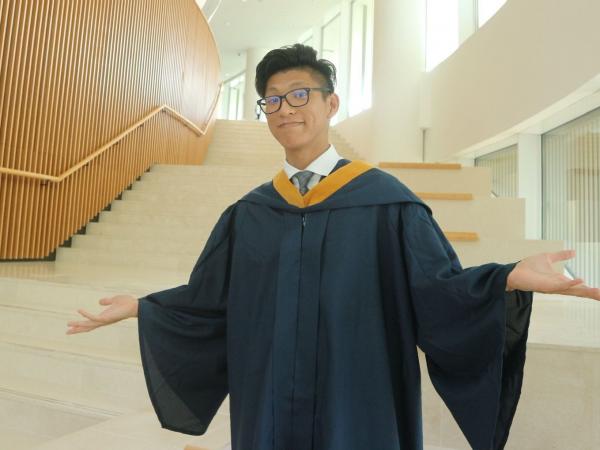 Terry Hui is a graduate of Electronic Engineering in 2022.