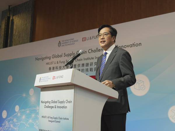 Mr. Michael WONG Wai-lun, Acting Financial Secretary of the Government of the Hong Kong Special Administrative Region, speaks in the ceremony.