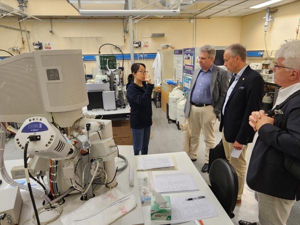 The KTH Royal Institute of Technology delegation visits the state-of-the-art research facilities for Physics and Biosciences.