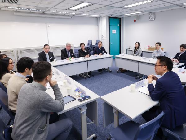 The UGC delegation engages in face-to-face meetings with faculty members, students from different departments to gain understanding of HKUST’s vibrant student community and stimulating learning atmosphere.