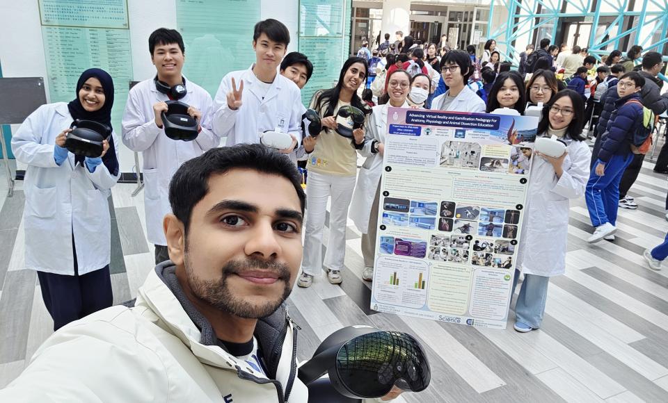 Dr. Aftab Amin, along with students from the Innovative Pedagogy Research and Development Laboratory and the Innovative Pedagogy Student Society he founded, engaging in outreach activities.