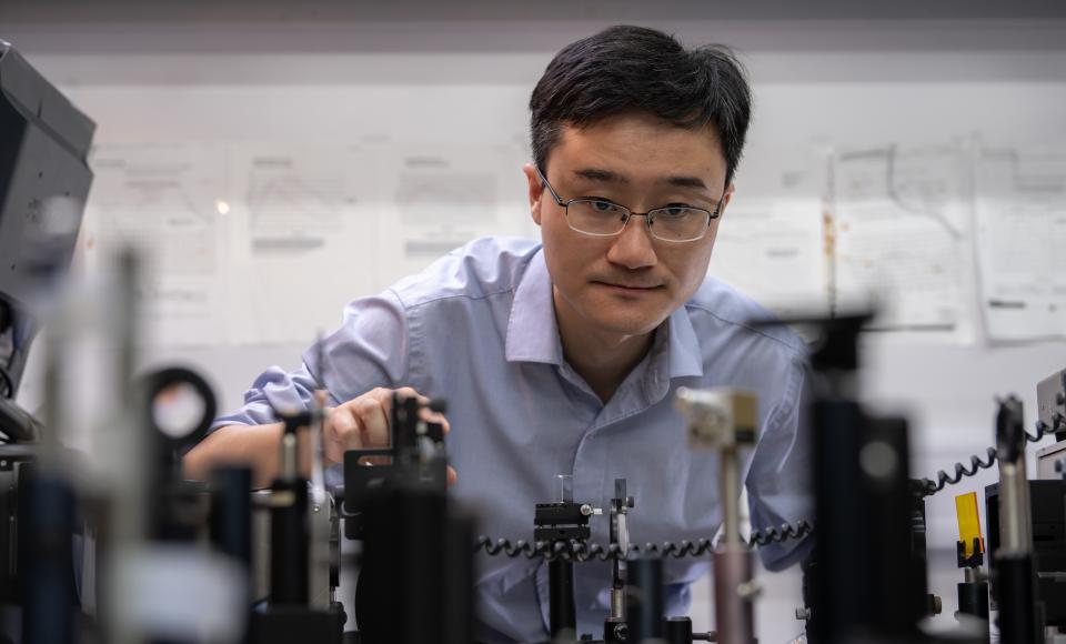 Prof. Jue WANG, Assistant Professor in the Department of Physics at HKUST, awarded the 2026 Croucher Innovation Award. His work uses ultrashort pulses of light to uncover novel quantum states for future technology.
