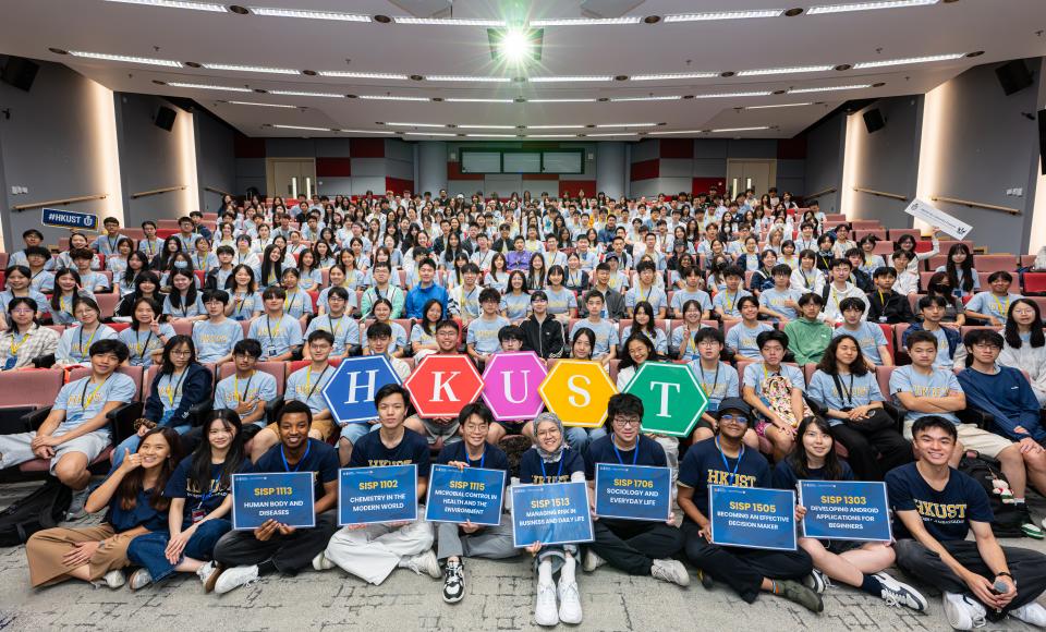 Over 800 high-achieving secondary school students from 32 countries and regions embarked on a transformative learning journey at the HKUST Pre-University Program 2026.