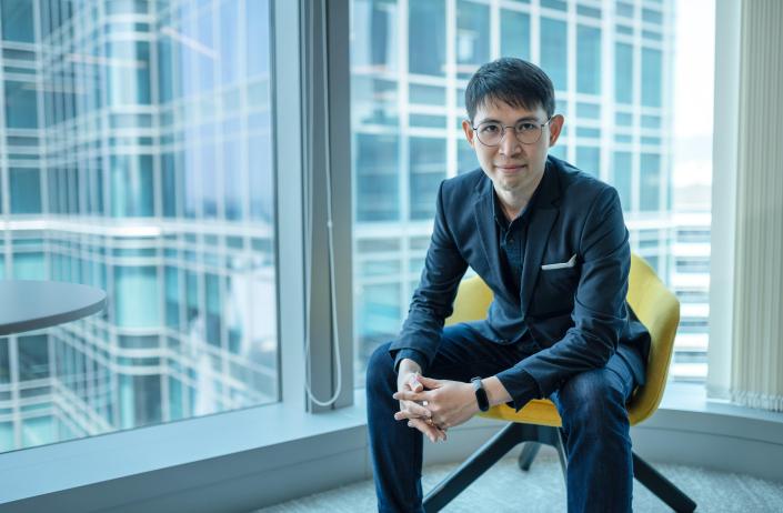 Soft-spoken Nick Chin put into practice skills acquired at HKUST, where he obtained three degrees: PhD in Industrial Engineering and Logistics Management, MSc in Telecommunications, and BEng in Electronic Engineering.