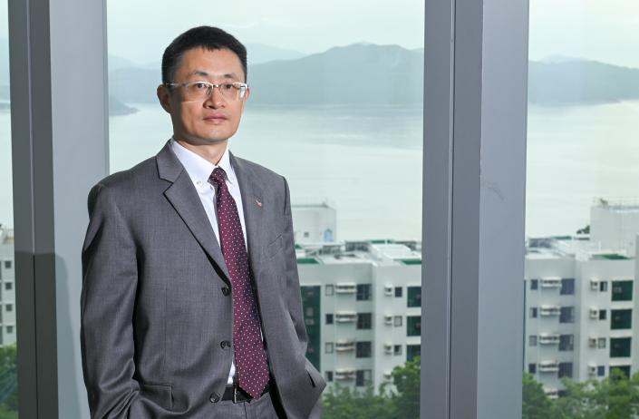 Prof. Shao Minhua’s fast-rising career in academia and industry has advanced high-performance, cost-effective hydrogen fuel cells and solid-state lithium batteries, driving green transportation. Creating an Environment Where the Sustainable Is Attainable