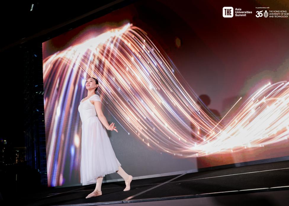 Attendees at the Gala Dinner were treated to a spectacular dance show that put Hong Kong in the map.